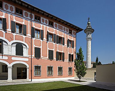 Pordenone(Palazzo della provincia)